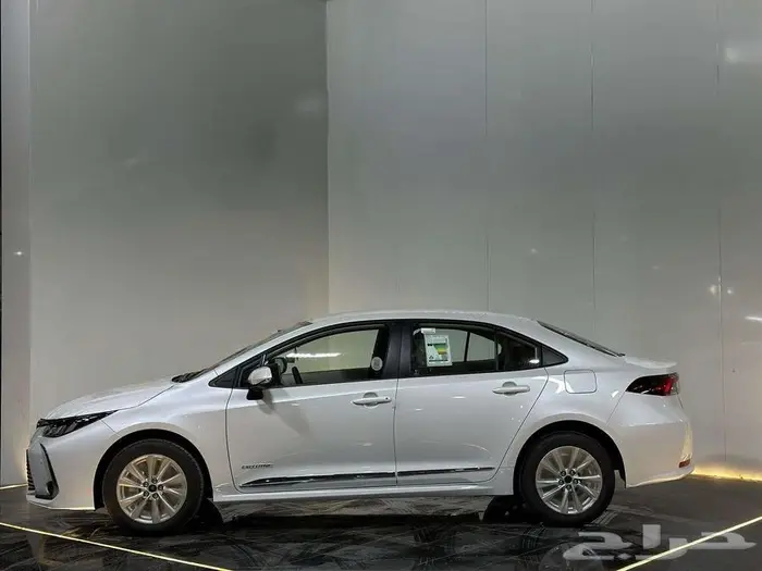 تويوتا كورولا 2.0 مطور 2025 1