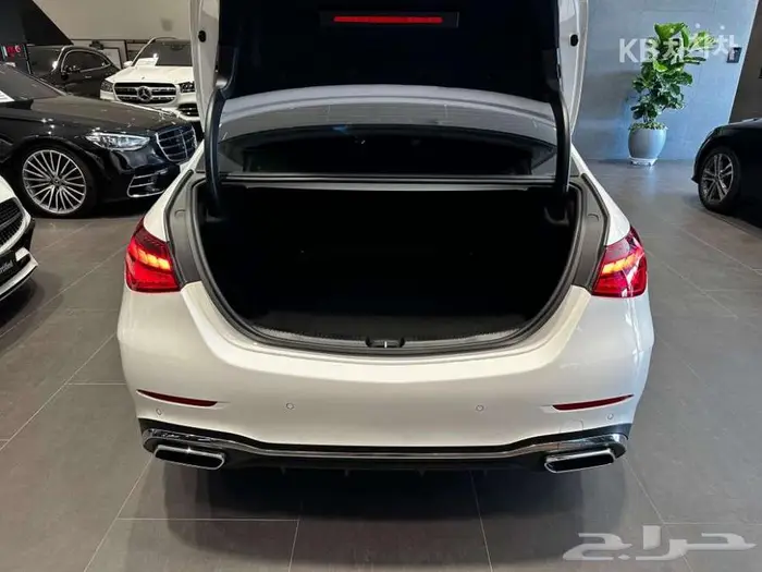 مرسيدس C200 AMG 2025 فل كامل بانوراما 18