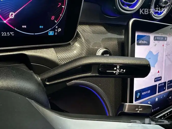 مرسيدس C200 AMG 2025 فل كامل بانوراما 15