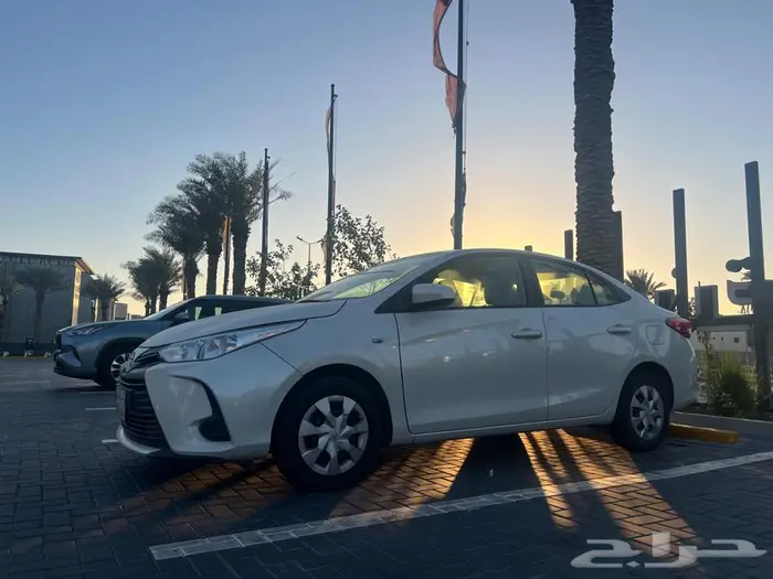 2022 تويوتا يارس 3