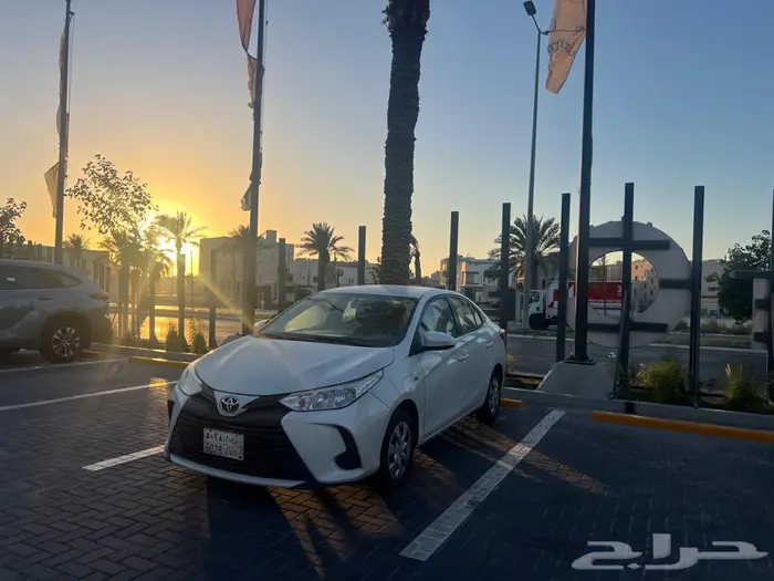 2022 تويوتا يارس 1