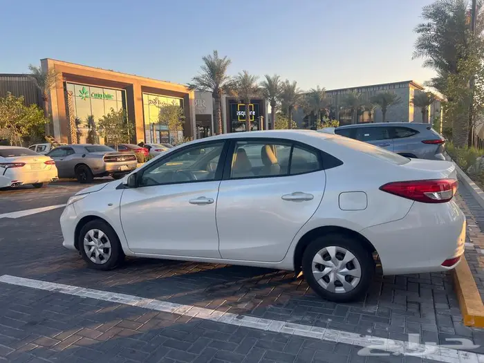 2022 تويوتا يارس 6