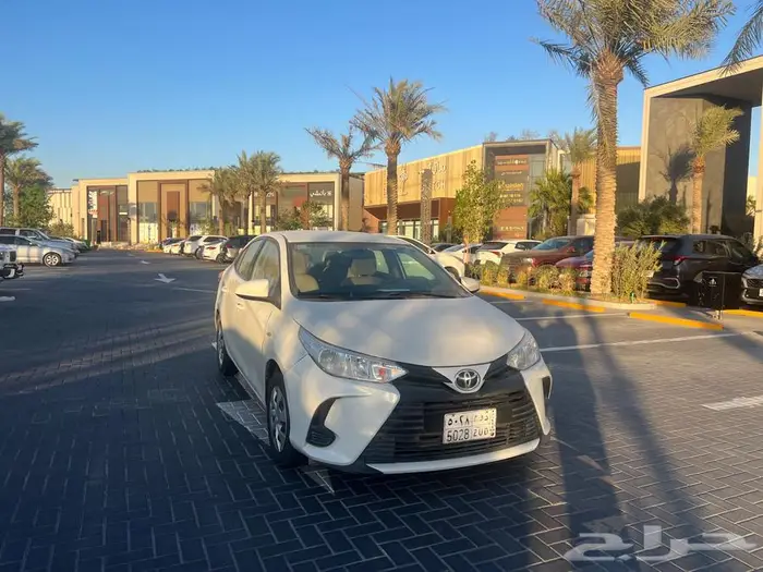 2022 تويوتا يارس 10