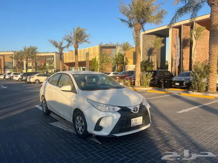 2022 تويوتا يارس 11