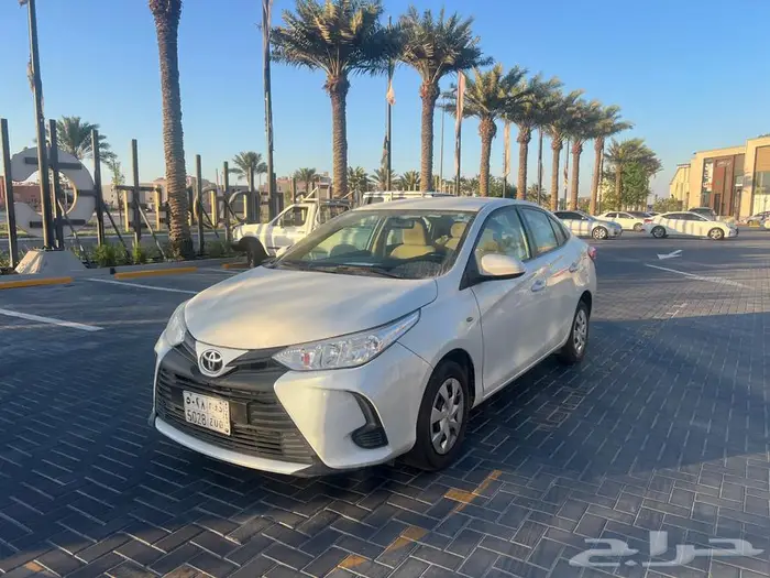 2022 تويوتا يارس 18