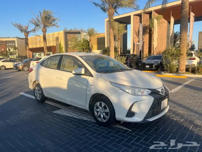 2022 تويوتا يارس 17