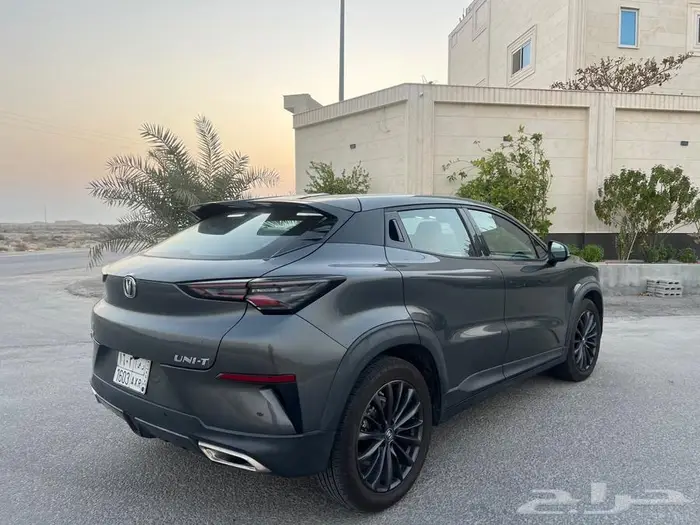 2023 شانجان يوني تي 18