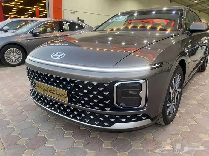 هيواندي ازيرا 2026 خليجي كلاسيك 6 سلندر (اصفار) 4