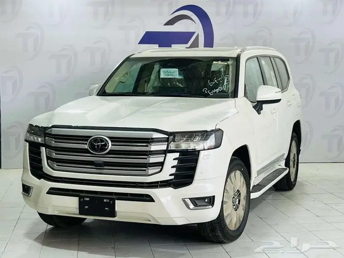 لاندكروزر GXR4 بنزين 2025 1