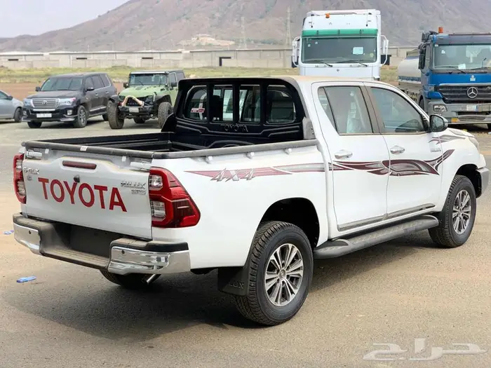 تويوتا هايلكس دبل بنزين جير عايدي 2025 اقل سعر 6