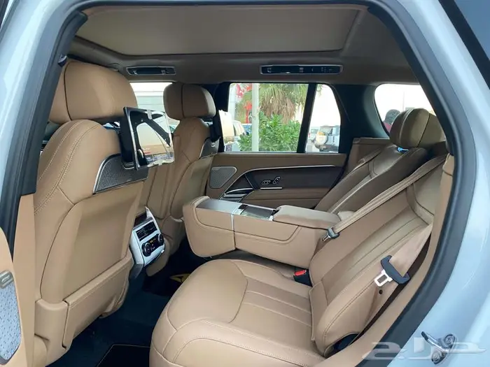 RANGEROVER Autobiography V8 2025 صيانة مجانية 60.000 كم 6