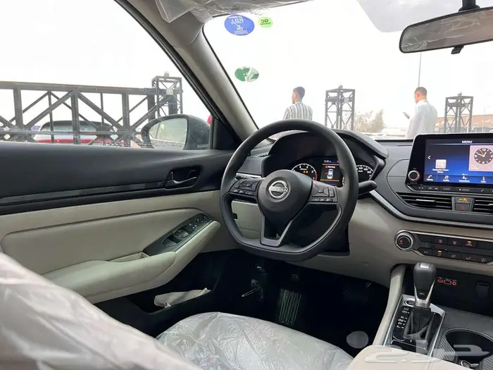 نيسان التيما ستاندر موديل 2025. 7