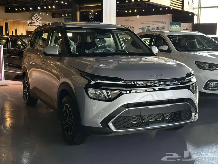 كيا كارنز 2025 ستاندر مطور مع كاميرا 0