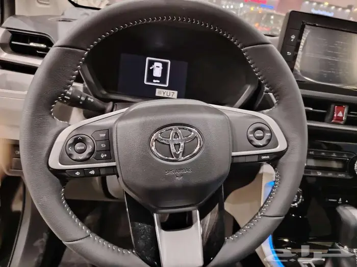 تويوتا فيلوز GLX بنزين 2025 فل كامل لون اسود 12