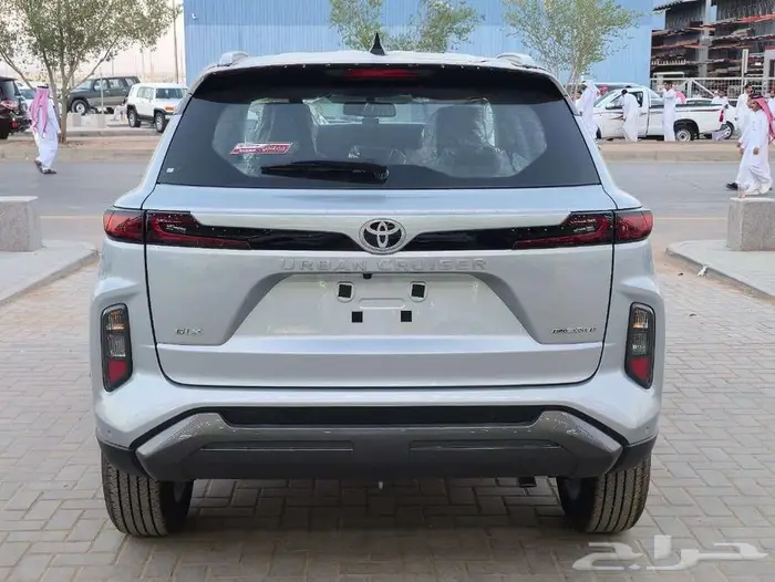تويوتا اوربان كروزر GLX موديل 2026 5