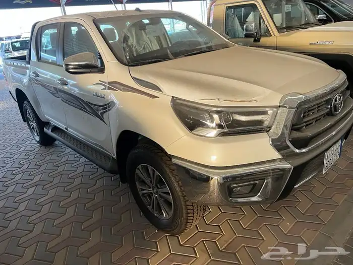 هايلكس قير عادي دبل بنزين ب127الف 0