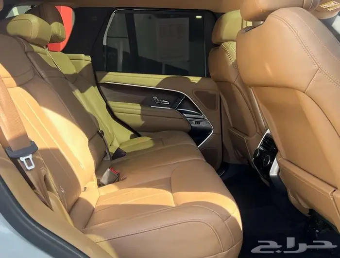 2023 Land Rover Range Rover SE 11