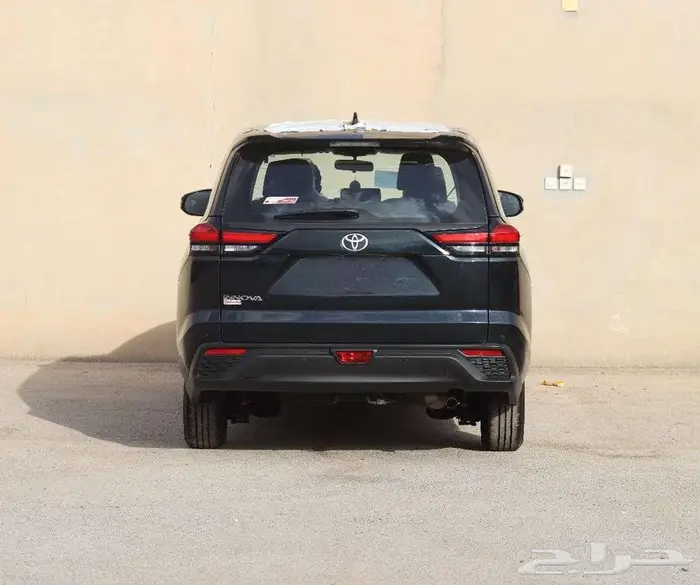 تويوتا انوفا بنزين GLموديل 2024 12