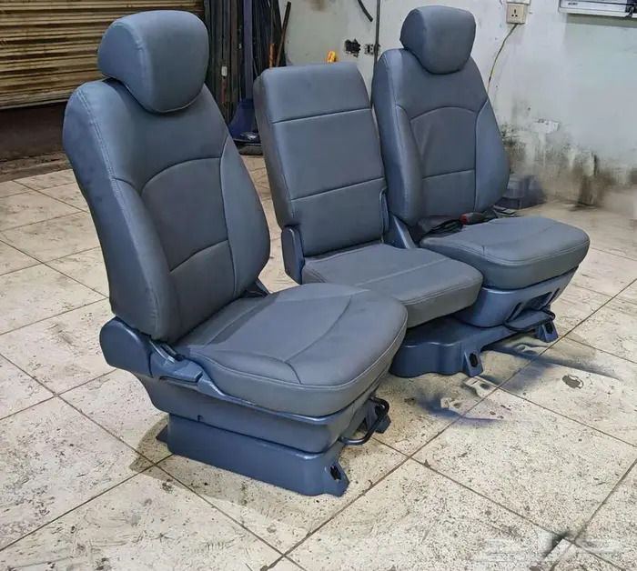 كراسي باص هونداي اتش1 وكاله الصف الي فالوسط 0