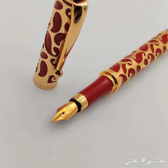 قلم بير كاردان حبر فاخر   تصميم ذهبي بنقوش حمراء 7