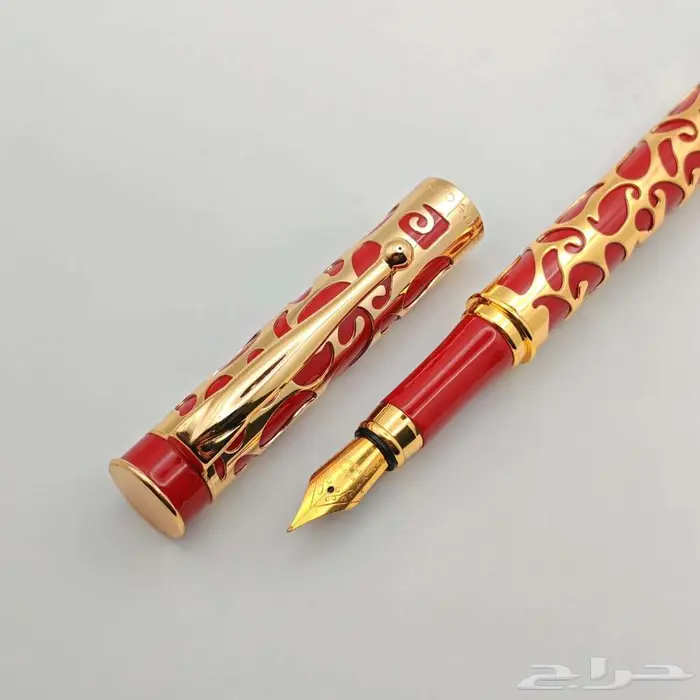 قلم بير كاردان حبر فاخر   تصميم ذهبي بنقوش حمراء 2