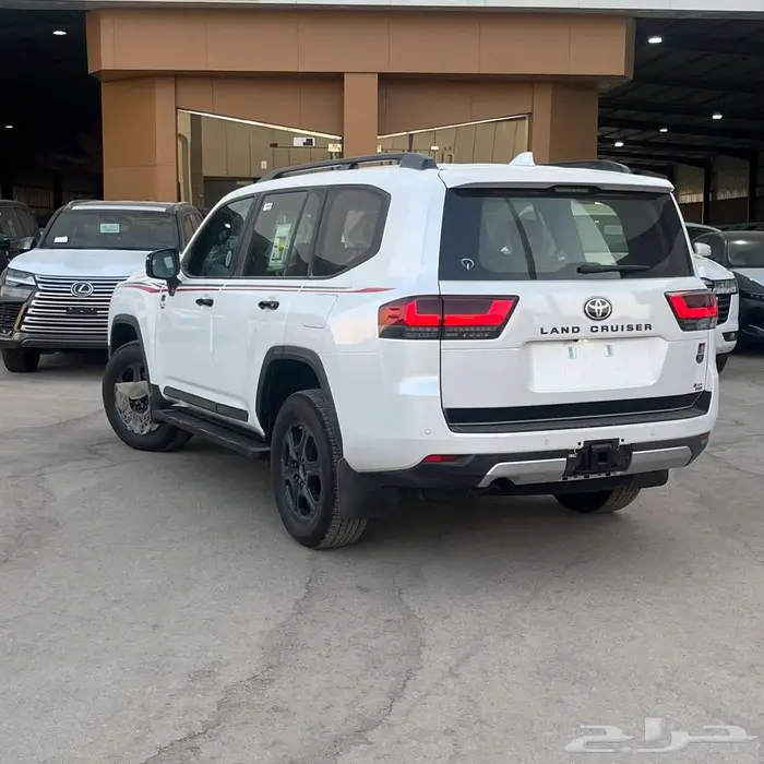 تويوتا لاندكروزر GR-S هايبرد 2025 - عرض الإنماء - بدون فوائد 9