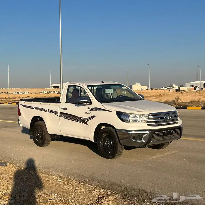 تويوتا هايلوكس GLX غمارة بنزين 2025 - عرض بنك الإنماء 1