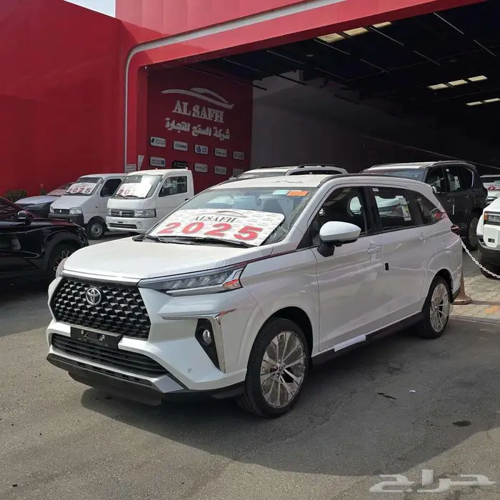 تويوتا فيلوز GLX 2025 باقل سعر 1