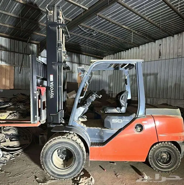 للبيع عدد 2 رافعة شوكية 5 طن 2020 نوع تويوتا ممتازة 5