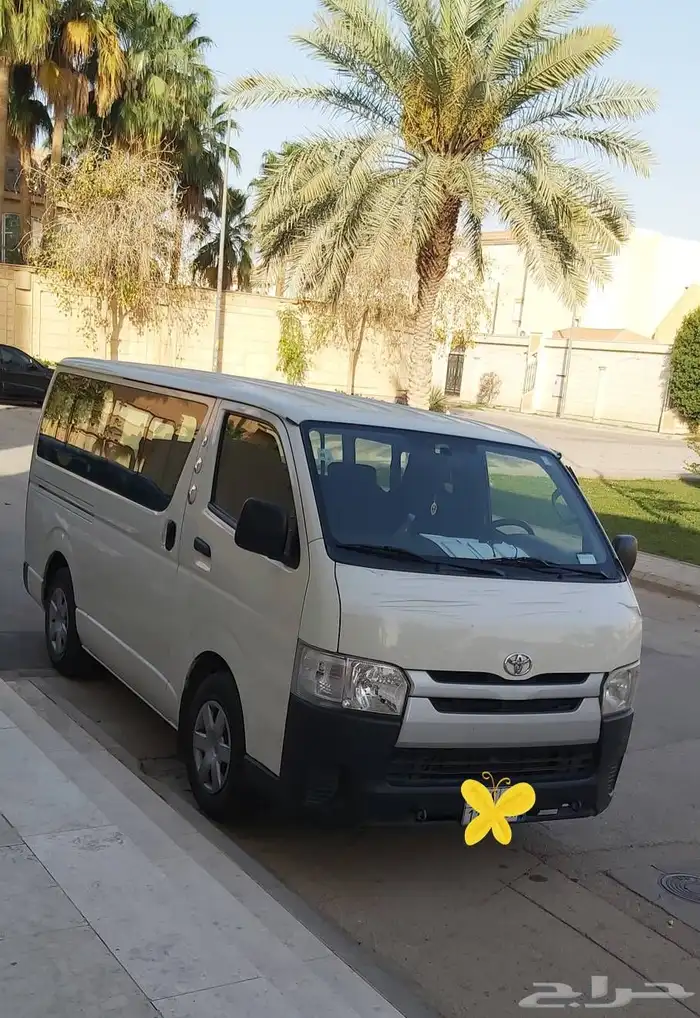 Toyota Hiace 2015 1