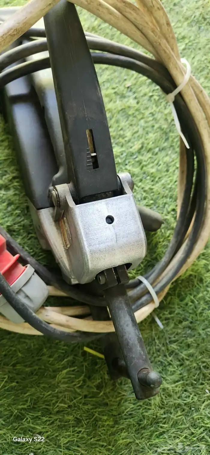 مكينه لحام بنطه ايطالي شبه جديد 1