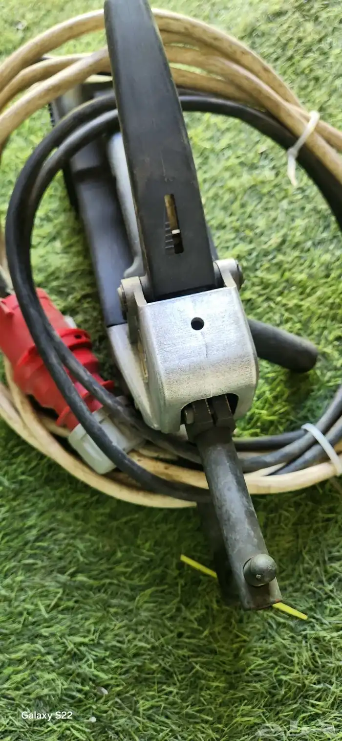 مكينه لحام بنطه ايطالي شبه جديد 0