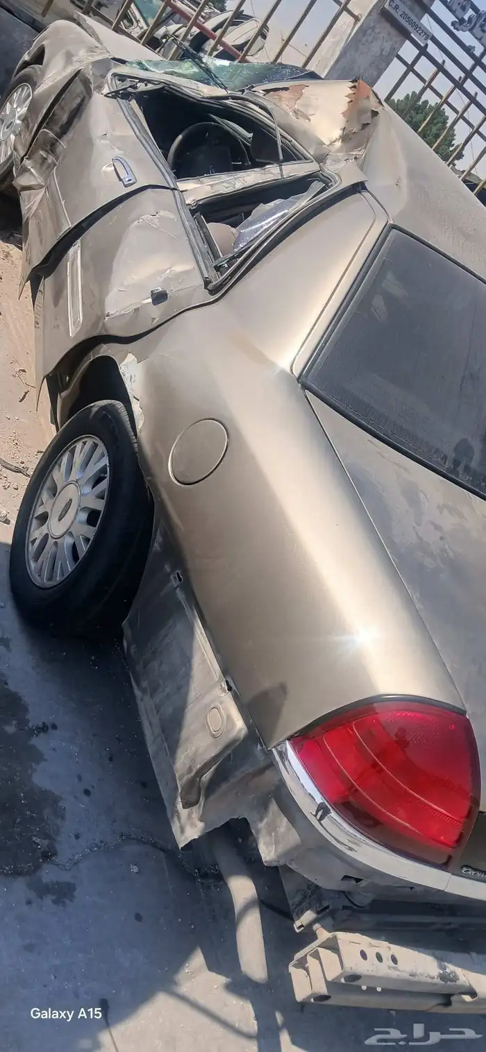 فورد فكتوريا موديل 2004قطع غيار فقط مكينه قير شرط 2