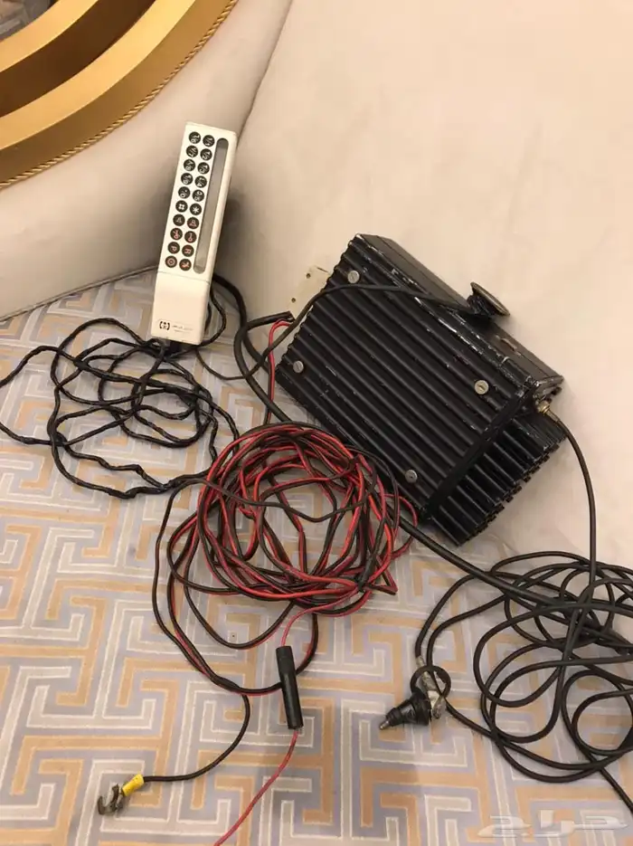 تلفون سياره ابيض وزارة البرق والهاتف مع ملحقاته 2