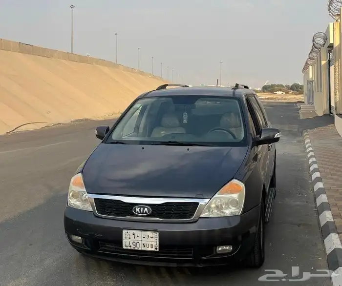 كيا كارنيفال موديل 2013 قمة في النظافة. 0