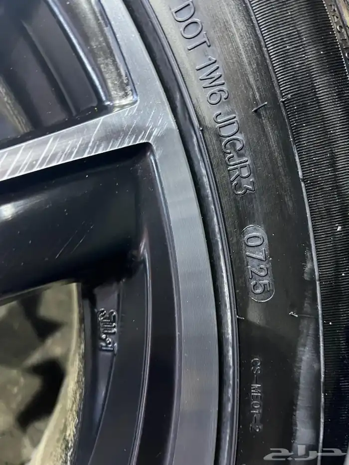 جنوط تورنج 2021 مع كفرات صيني مقاس 285.50.20 تاريخ 25 9