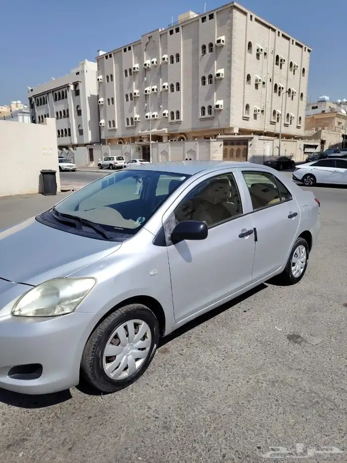 يارس 2013 قير عادي السيارة مشروطه 6