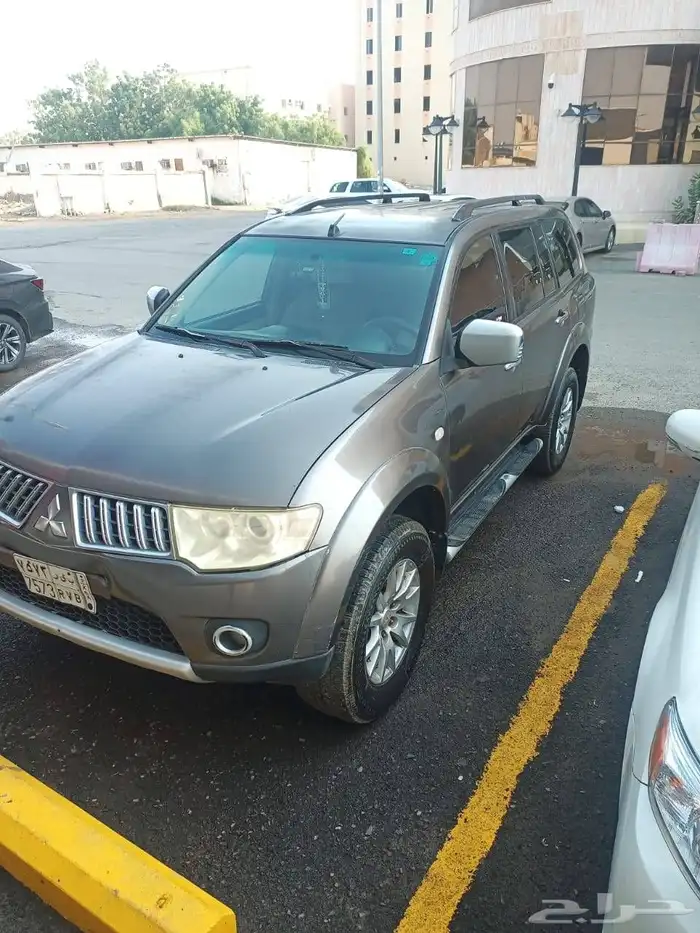 ميتسوبيشي باجيرو 2012 0