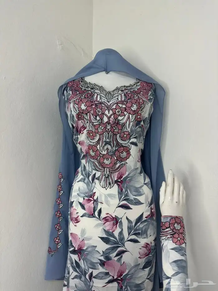 مخاوير قطع غير مفصلة تطريز على الصدر والاكمام 1