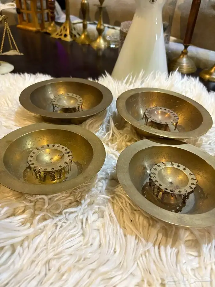 نحاسيات دلل لوحة مباخر فازات اسعار للك قطعه سعر 1