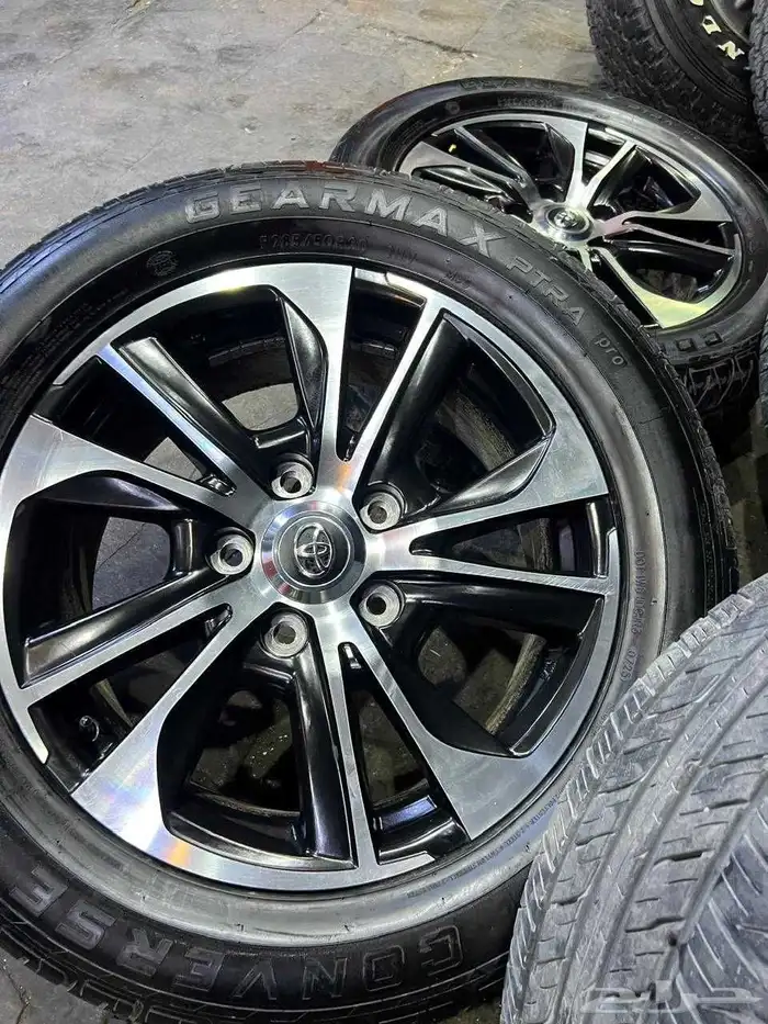 جنوط تورنج 2021 مع كفرات صيني مقاس 285.50.20 تاريخ 25 1