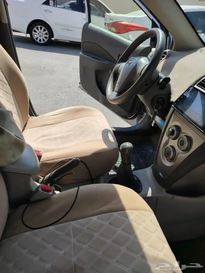 يارس 2013 قير عادي السيارة مشروطه 35