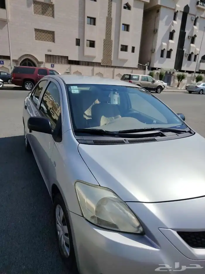 يارس 2013 قير عادي السيارة مشروطه 2