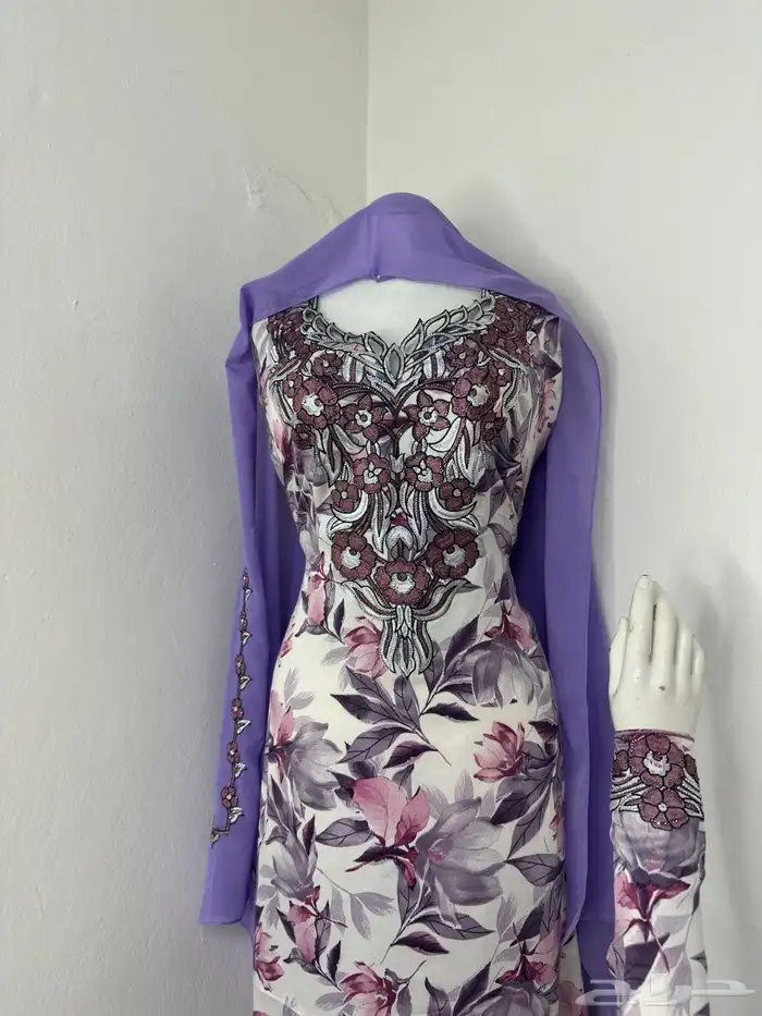 مخاوير قطع غير مفصلة تطريز على الصدر والاكمام 4