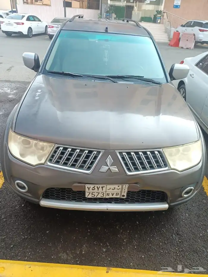 ميتسوبيشي باجيرو 2012 4