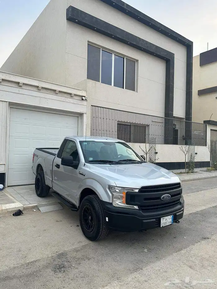 فوردXL F150 موديل 2018 فضي دبل 6سلندر 2