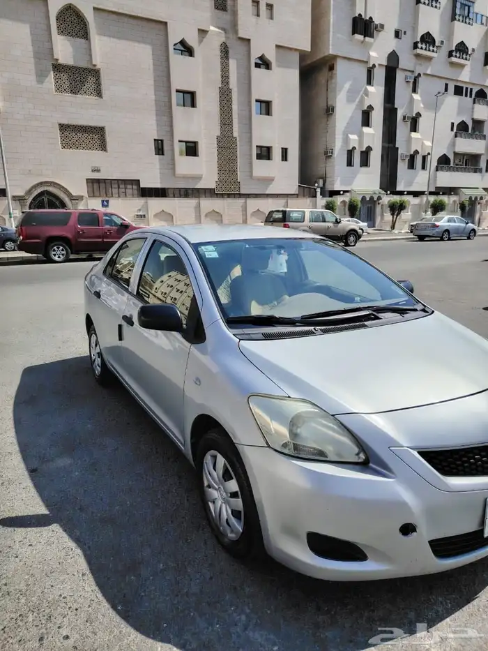 يارس 2013 قير عادي السيارة مشروطه 7