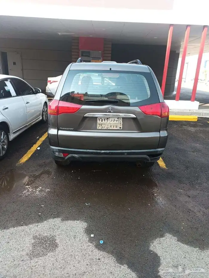 ميتسوبيشي باجيرو 2012 3