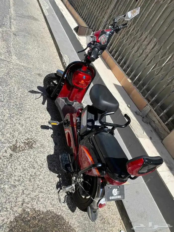 للبيع اسكوتر كلشي فيه سليم ونضيف استخدام شهر وشرط نضيف مافيه 1