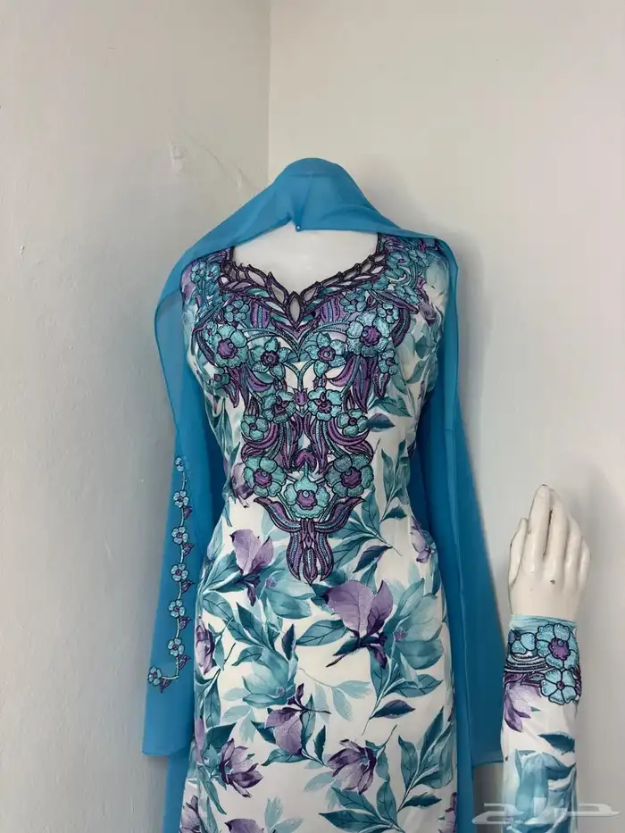 مخاوير قطع غير مفصلة تطريز على الصدر والاكمام 2